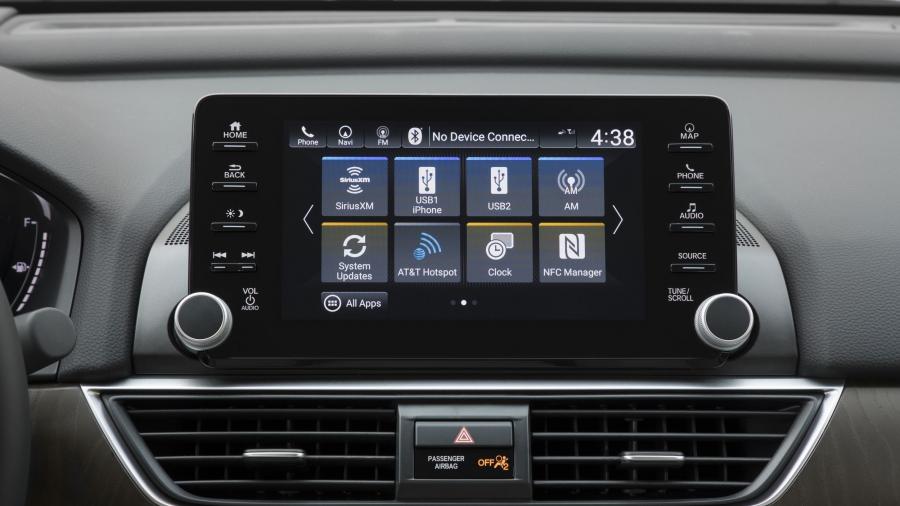 Детали интерьера Honda Accord Touring Hybrid 2017 года  (NA) (фото 99 из 170)